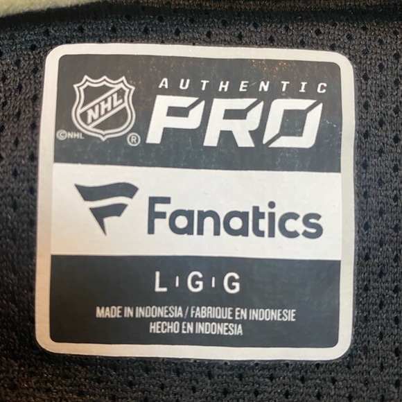 Chicago Blackhawks Team Authentic Jacket - Picture 4 of 7